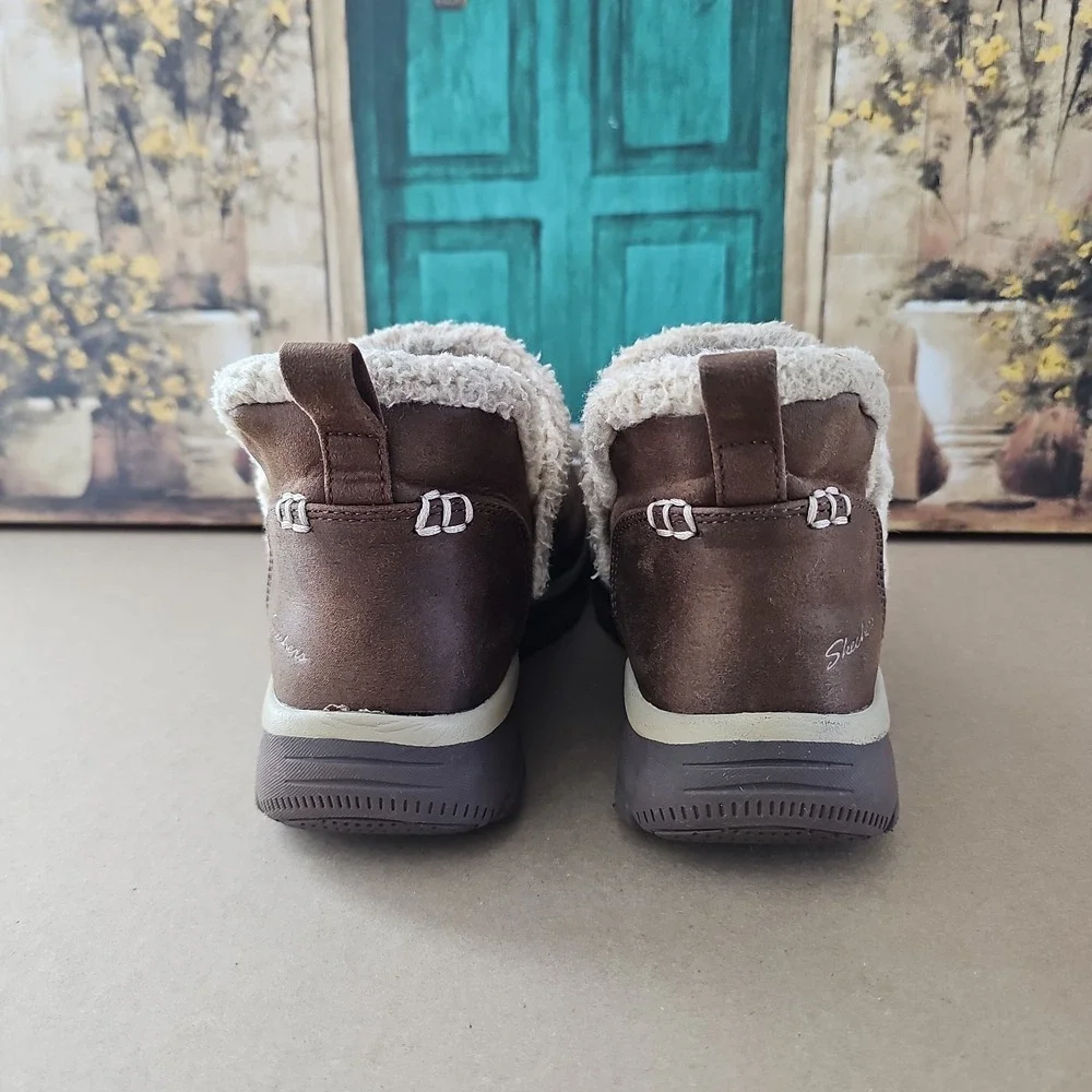 SKECHERS EASY GOING GOLD RUSH CHOCOLATE RELAXED FIT BOOTS WOMEN 6.5 WATER Resist